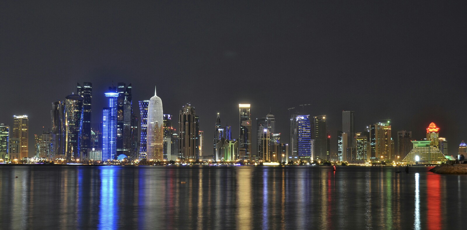 2017-06-qatar-doha-corniche-skyline-13