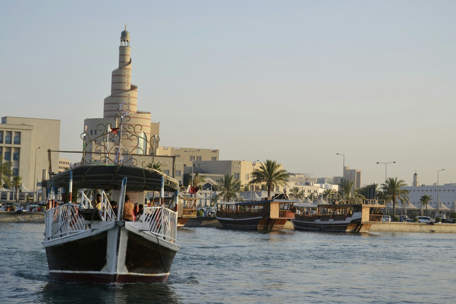 2017-06-qatar-doha-paseo-barco-3