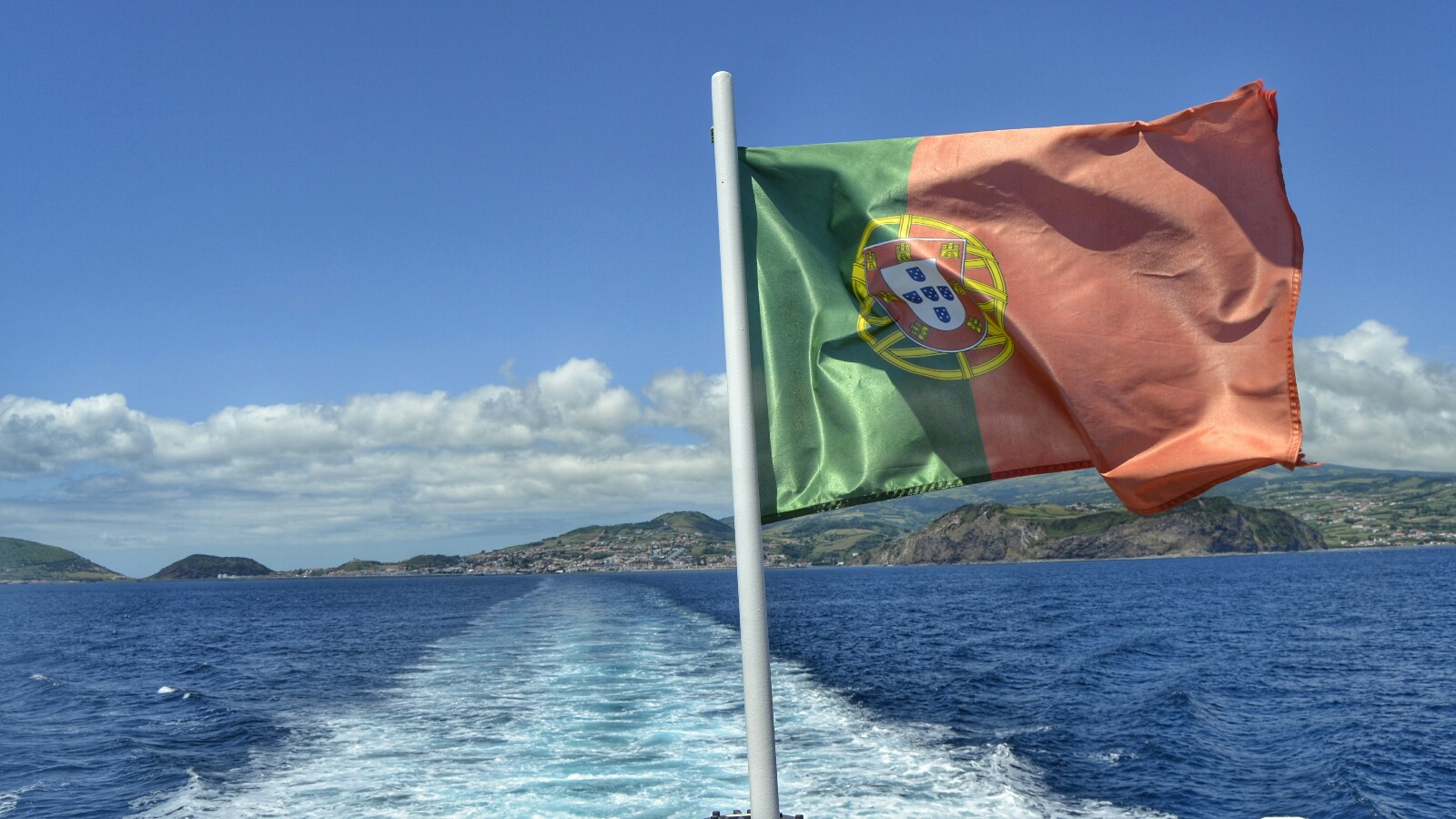 2017-07-azores-faial-isla-desde-ferry