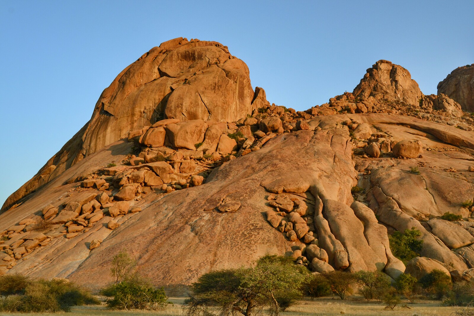 2017-06-namibia-spitzkoppe-campsite-1