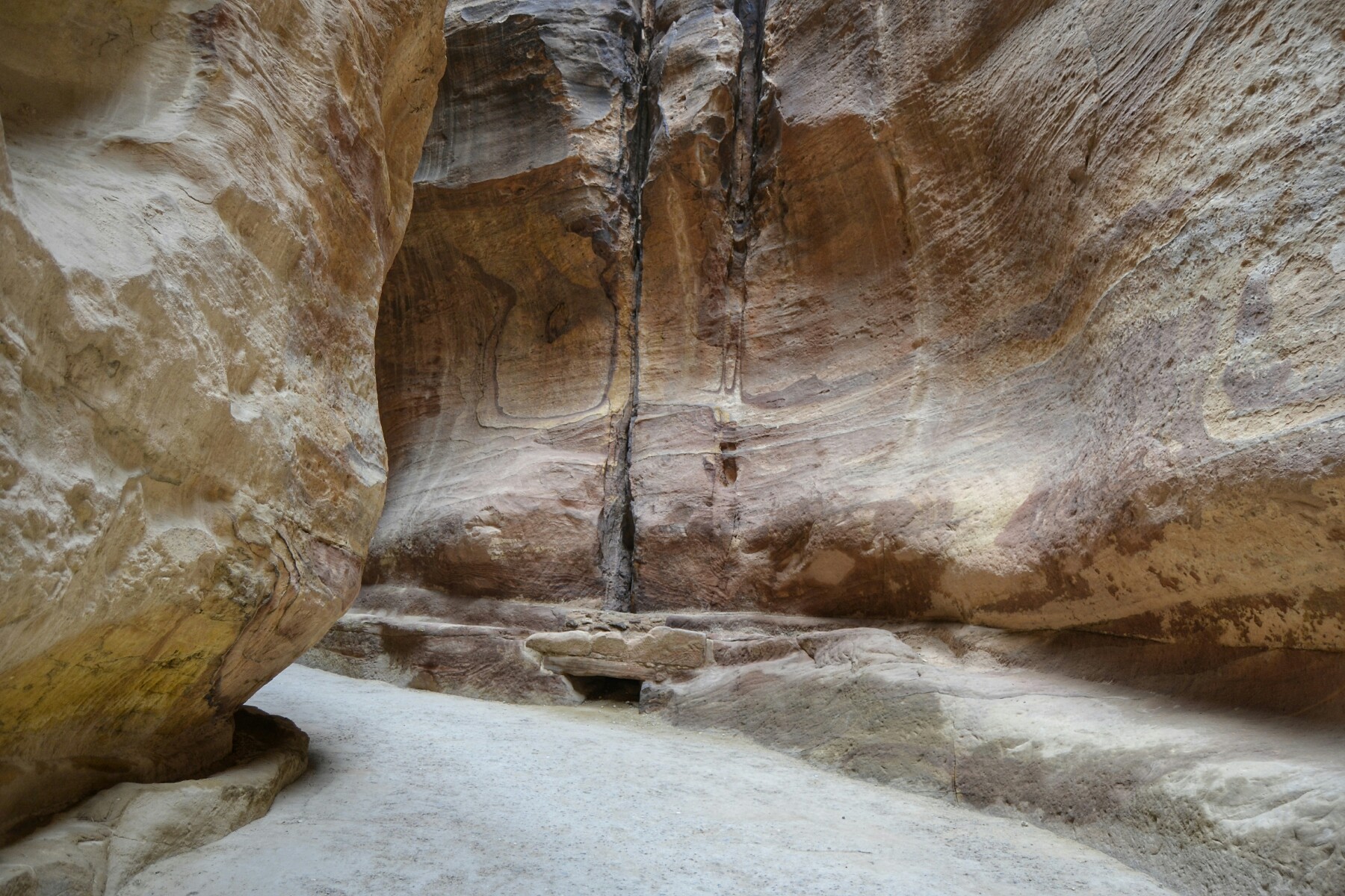 2018-12-jordania-petra-siq-1.jpeg