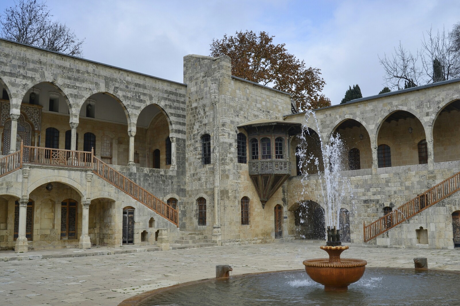 2018-12-libano-beiteddine-dar-al-wousta-exterior-04.jpeg