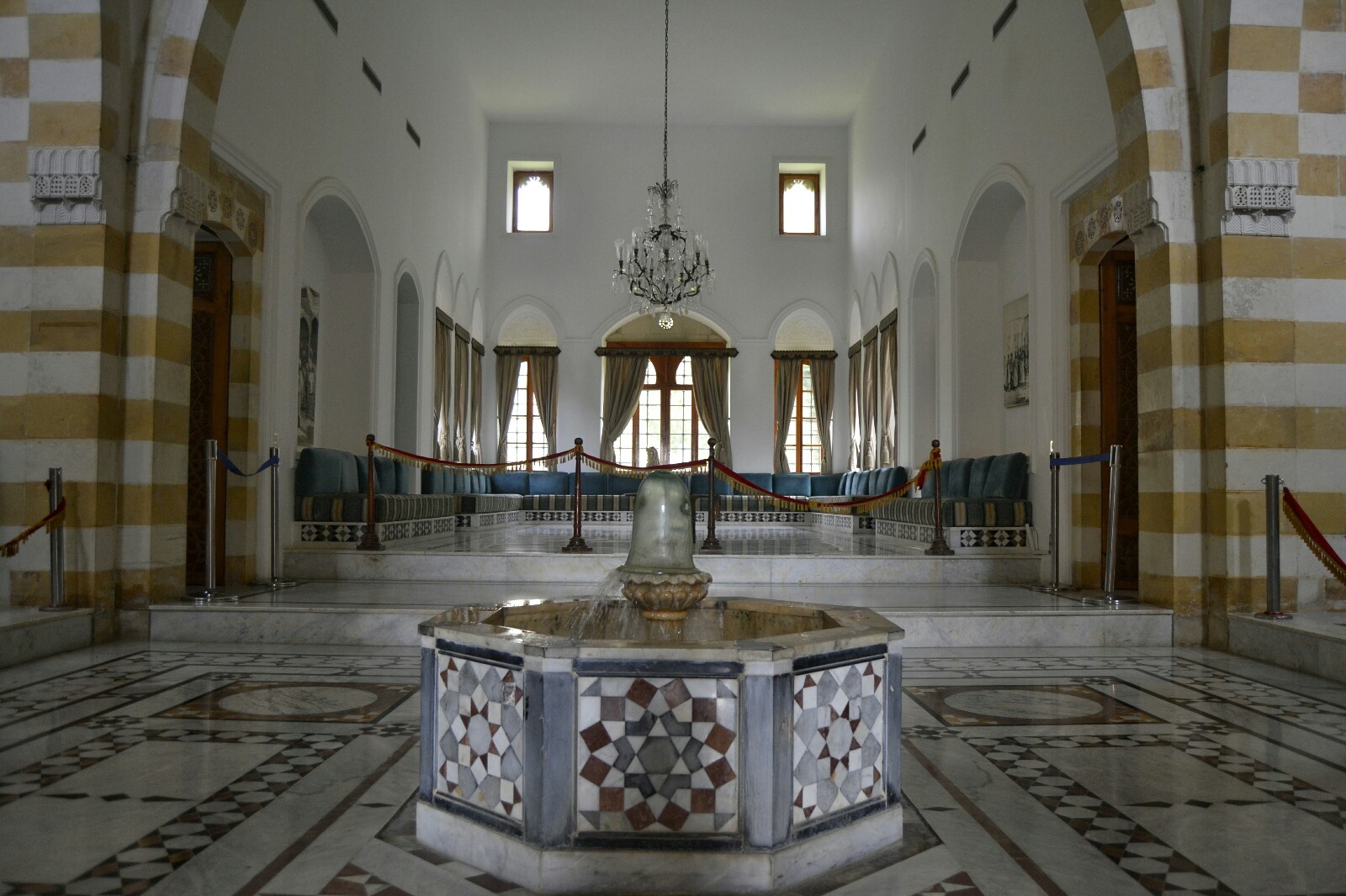 2018-12-libano-beiteddine-dar-al-wousta-interior-01