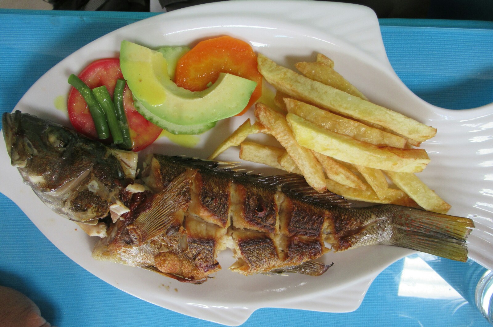 2019-08-peru-paracas-lagunillas-restaurante-el-che-3-cabrillo