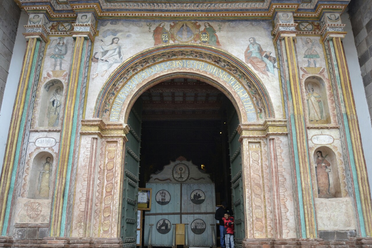 2019-09-cusco-sur-Andahuaylillas-3-templo-san-pedro-apostol.jpeg