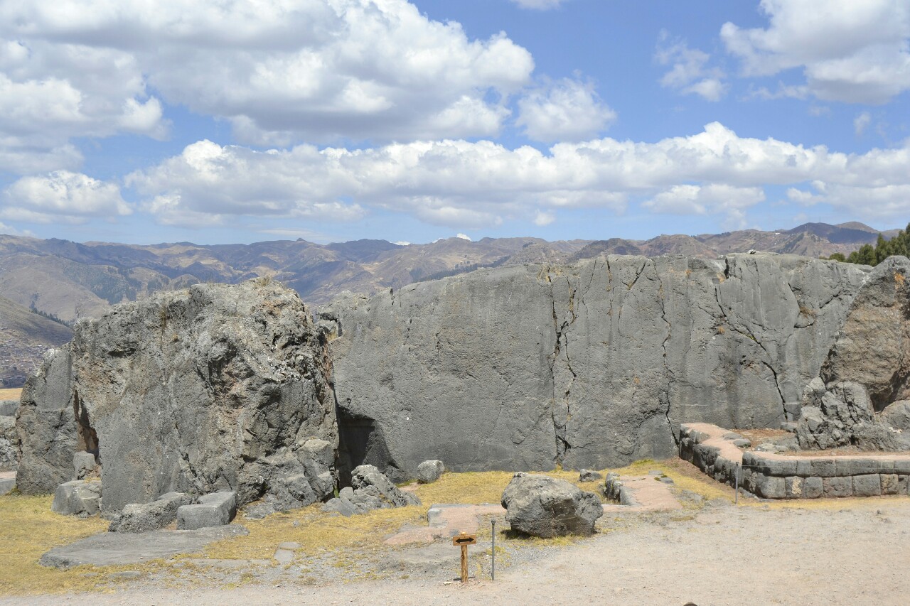 2019-09-peru-cusco-ruinas-qenqo-1.jpeg