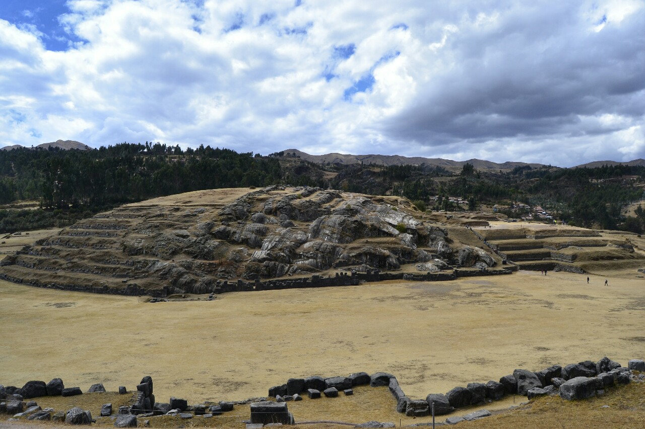 2019-09-peru-cusco-ruinas-saqsaywaman-12-Vistas-rodadero-Trono-del-inka.jpeg