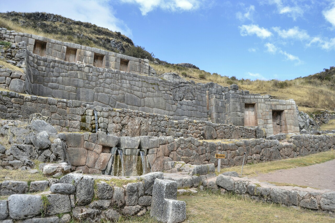 2019-09-peru-cusco-ruinas-tambomachay-4.jpeg