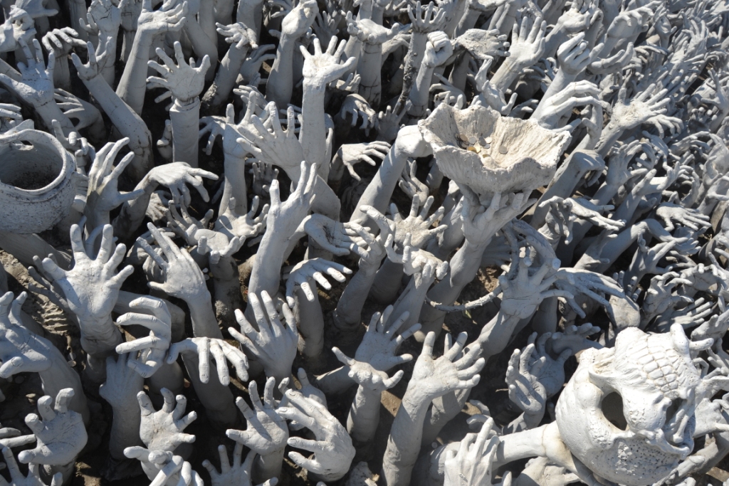 2019-11-tailandia-chiang-rai-wat-rong-khung-teamplo-blanco-10