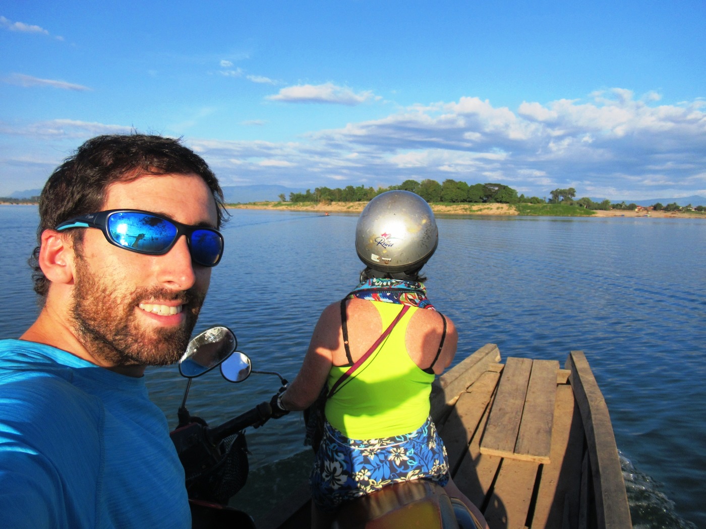 2019-12-laos-champasak-cruzando-mekong-barca-3