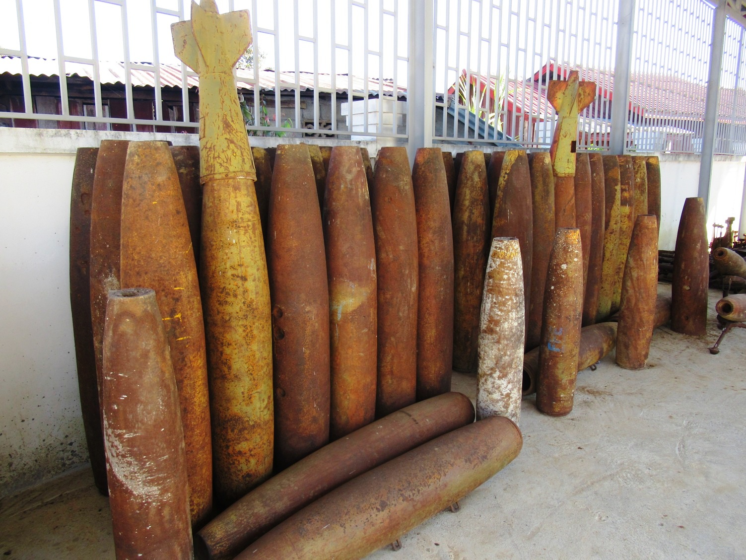 2019-12-laos-luang-phonsavan-xieng-khouang-centro-interpretacion-bombas-3