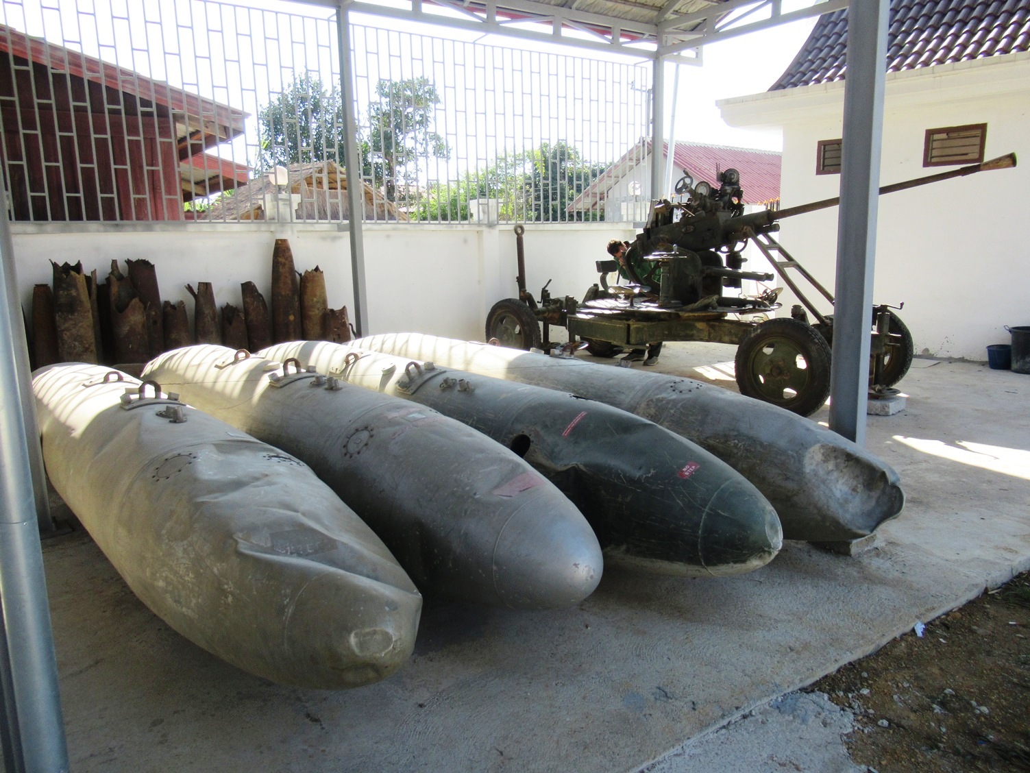 2019-12-laos-luang-phonsavan-xieng-khouang-centro-interpretacion-bombas-8