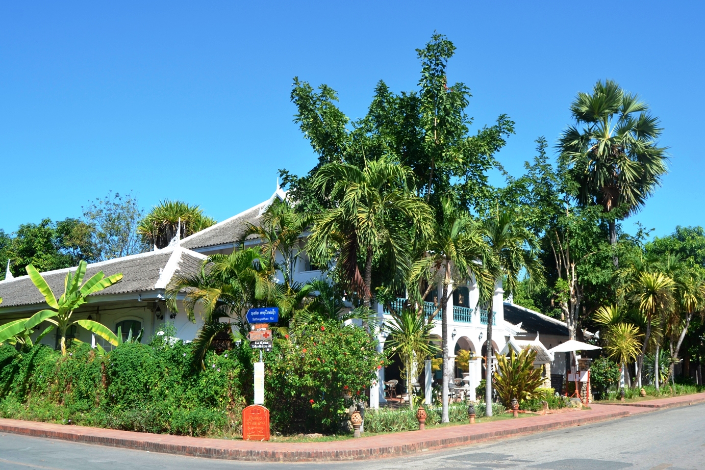 2019-12-laos-luang-prabang-edificios-coloniales-5