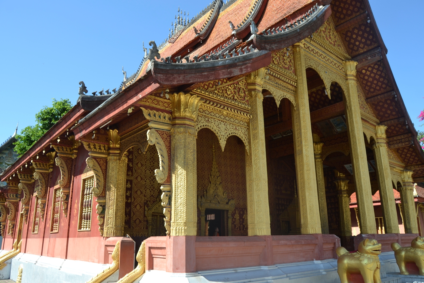 2019-12-laos-luang-prabang-vat-sene-souk-haram-2