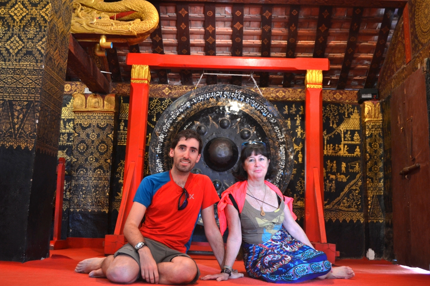 2019-12-laos-luang-prabang-vat-xiengthong-18-sim