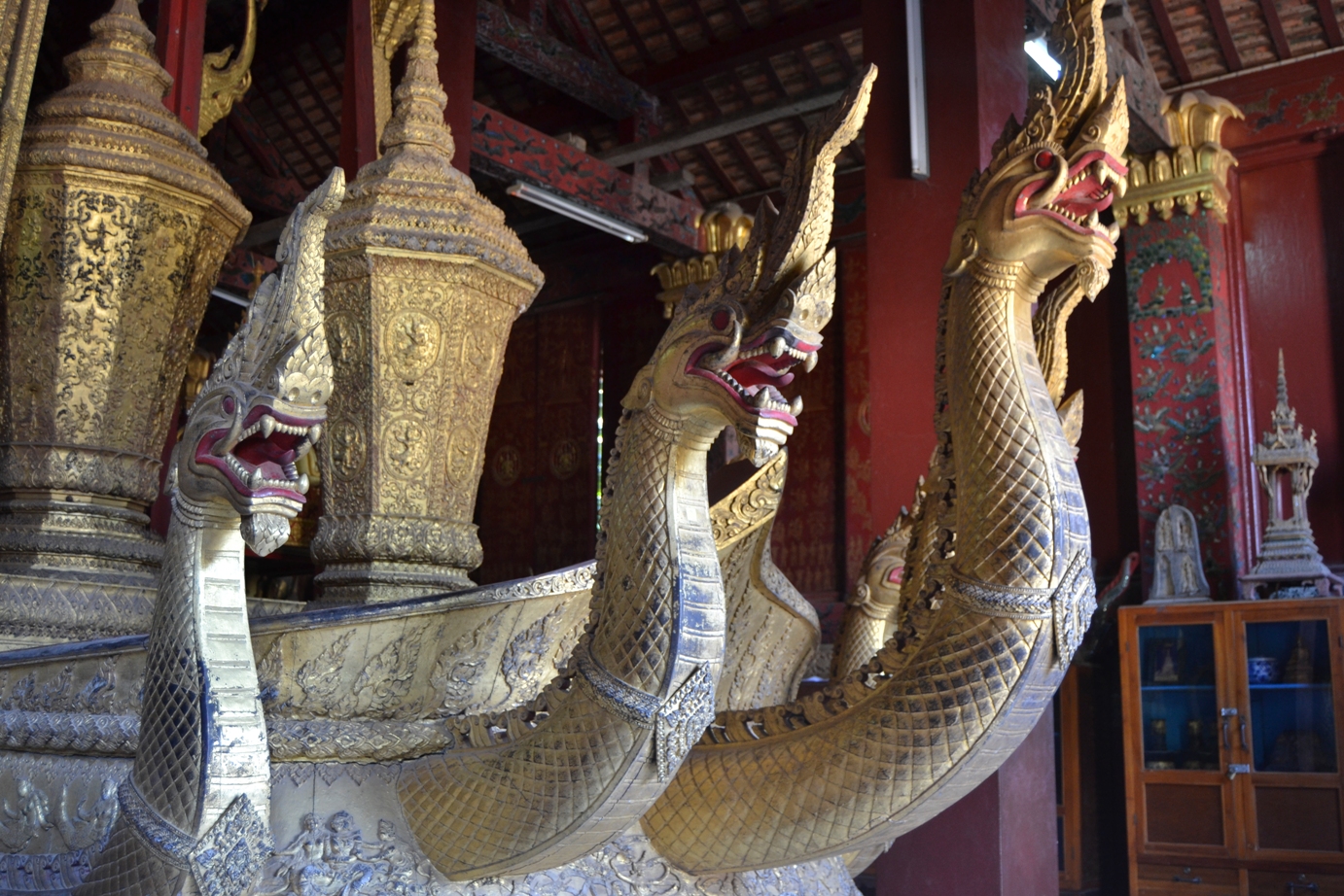 2019-12-laos-luang-prabang-vat-xiengthong-20-carruaje-funeral-real