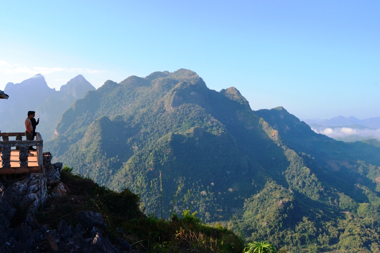2019-12-laos-nong-khiaw-pico-phadeng-09