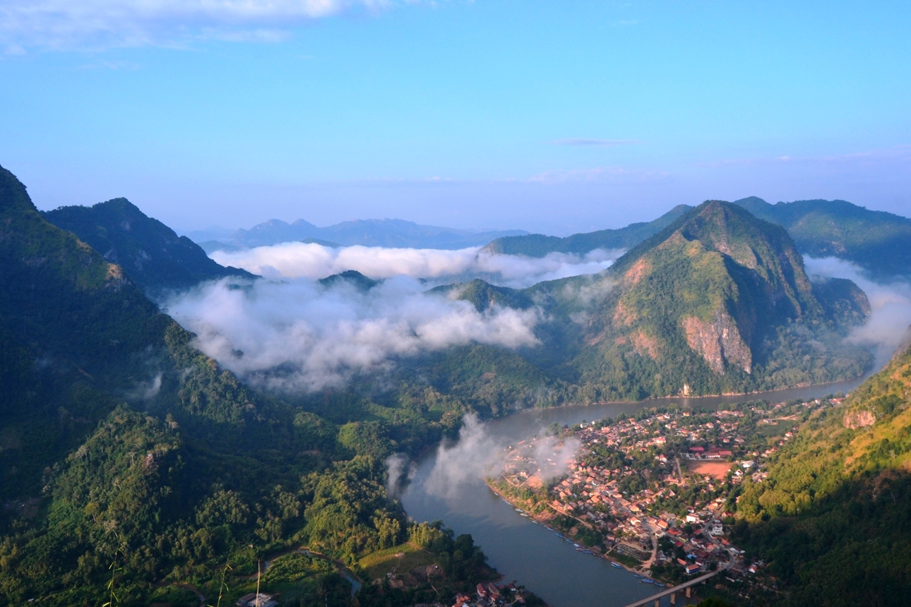 2019-12-laos-nong-khiaw-pico-phadeng-10