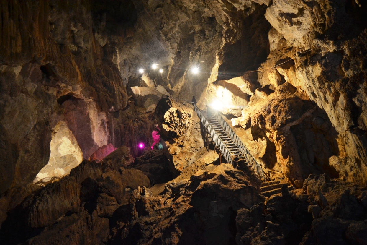 2019-12-laos-thakhek-loop-dia-1-09-cueva-tham-nang-aen