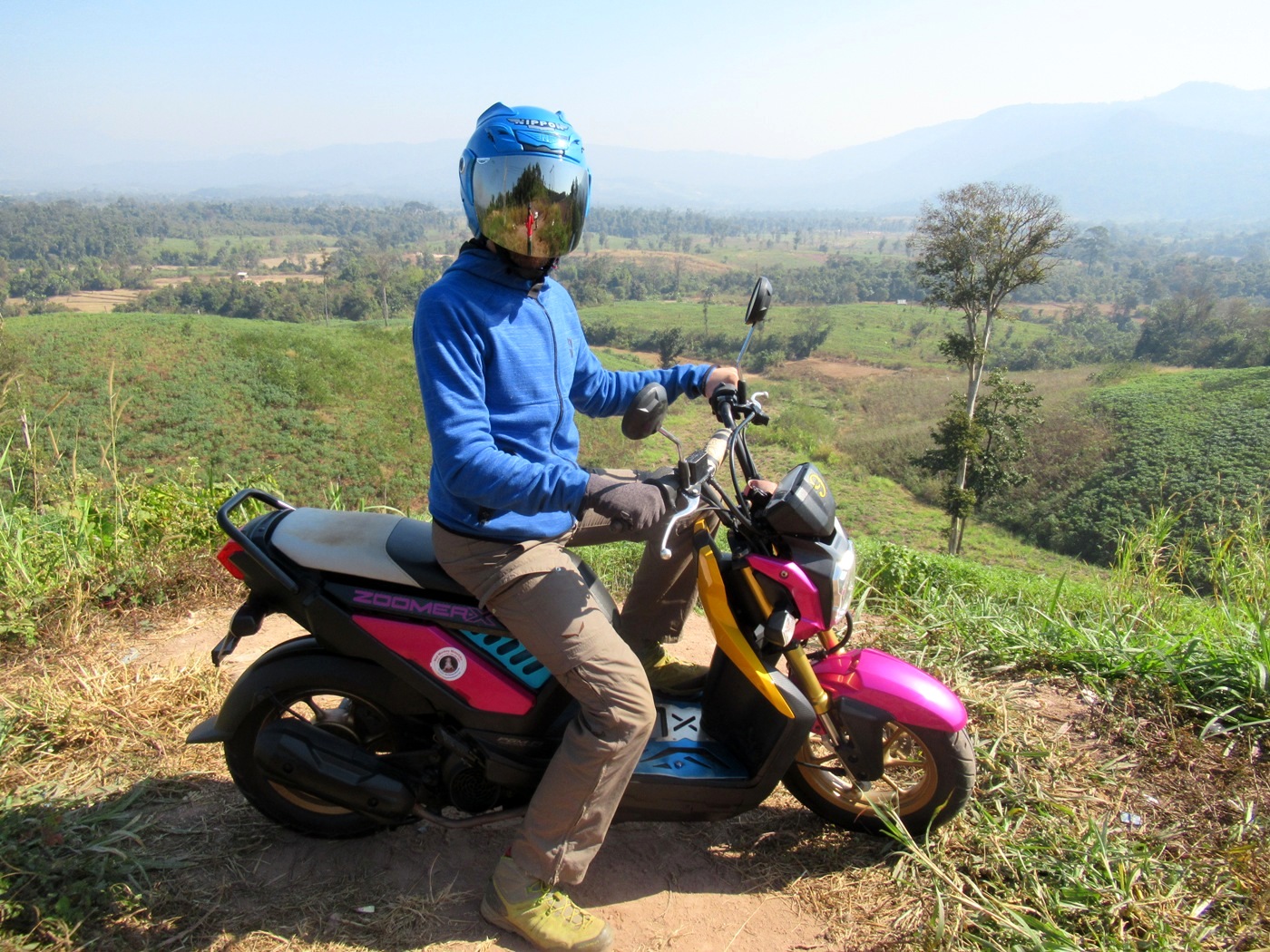 2019-12-laos-thakhek-loop-dia-2-03-buda-en-la-roca