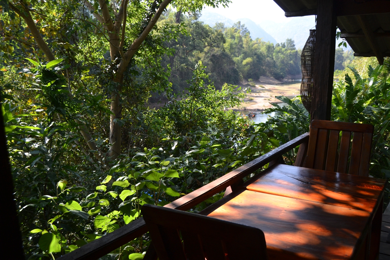 2019-12-laos-thakhek-loop-dia-3-03-spring-river-resort