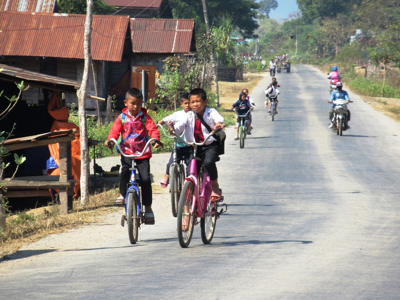 2019-12-laos-thakhek-loop-dia-4-09-carretera