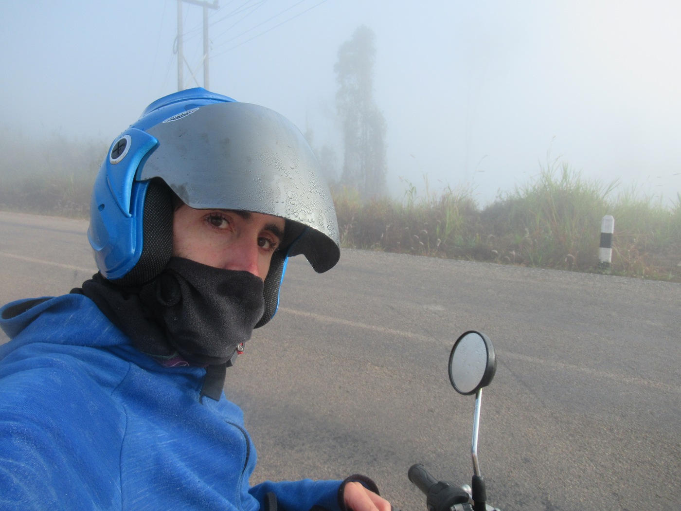 2019-12-laos-thakhek-loop-dia-5-02-lak-xao-niebla