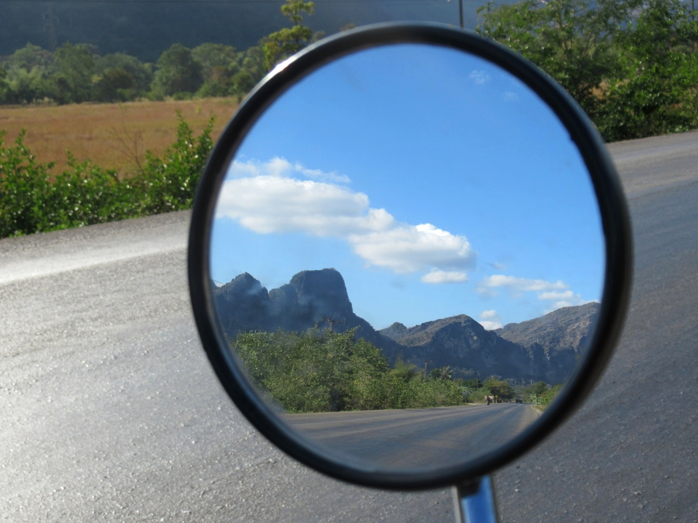 2019-12-laos-thakhek-loop-dia-5-16-carretera