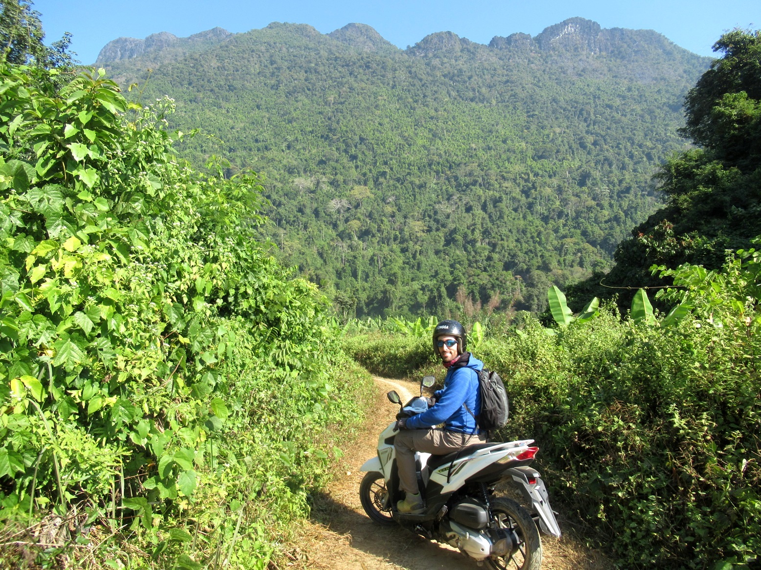 2019-12-laos-vang-vieng-cueva-flores-05