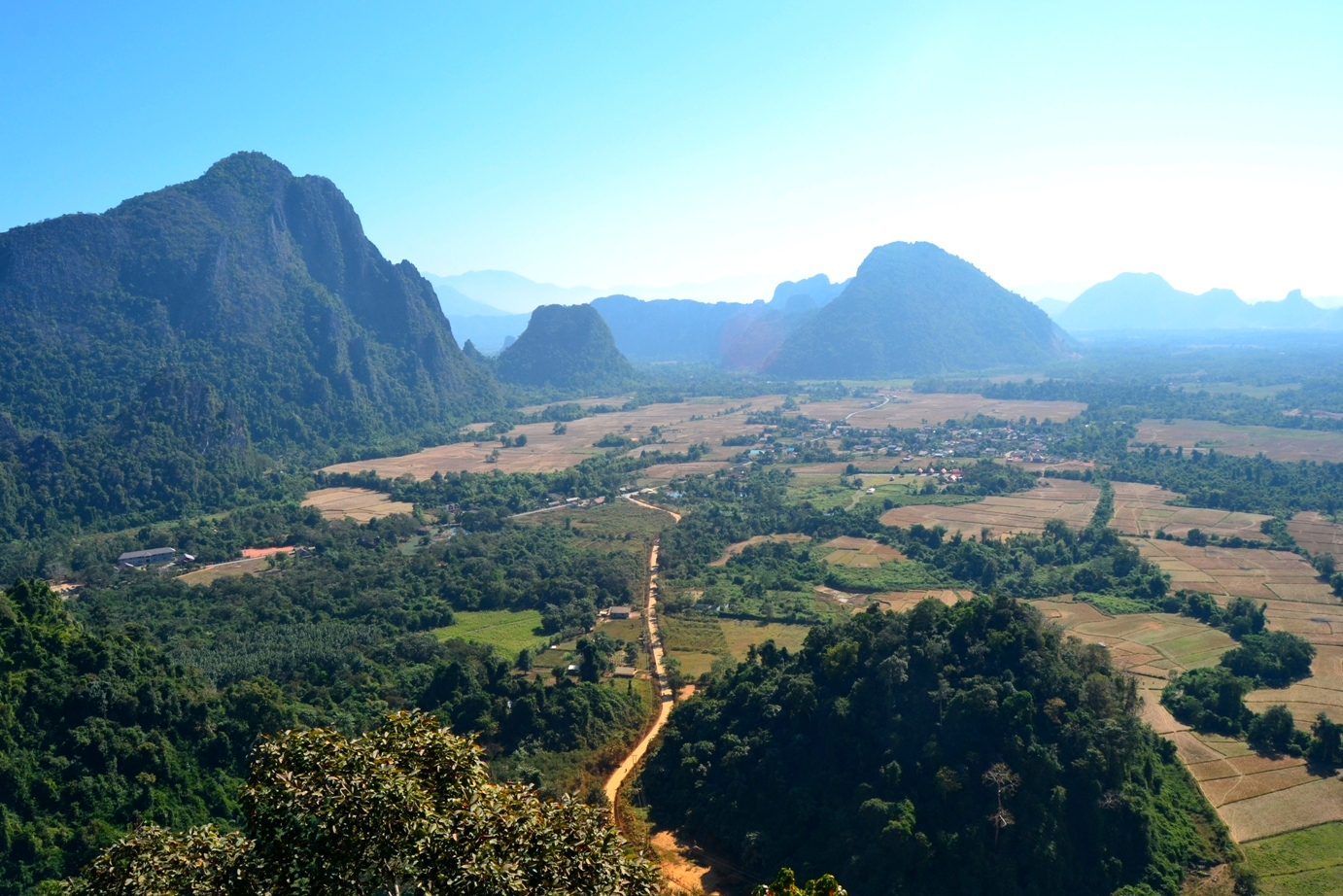 2019-12-laos-vang-vieng-nam-xay-04
