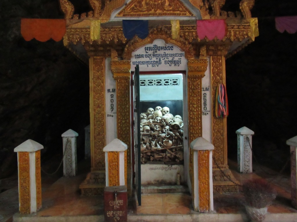 2019-12-camboya-battambang-phnom-sampeu-02-killing-cave