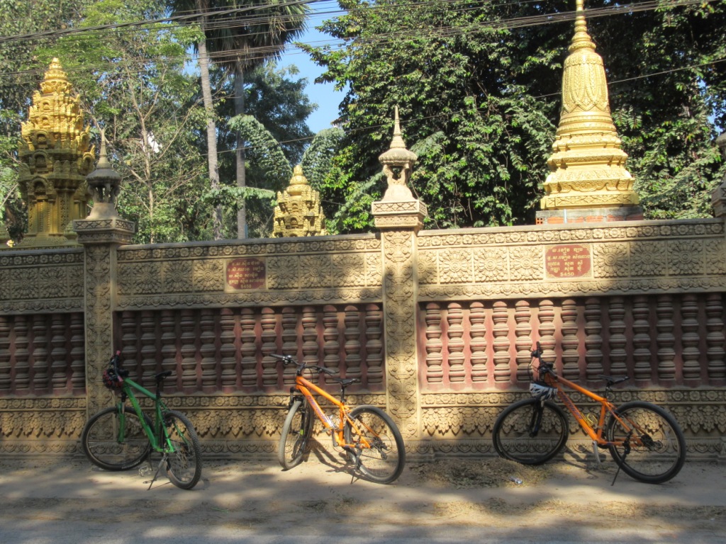 2019-12-camboya-battambang-tour-bici-11-bicis