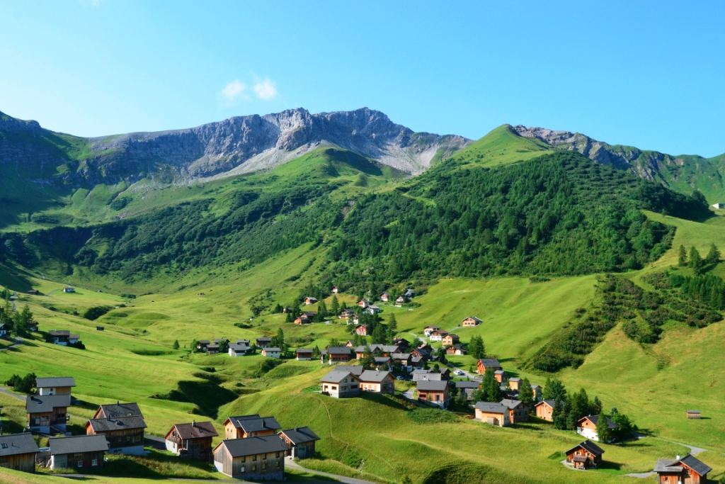 2023-07-liechtenstein-malbun-05-Hacia-Sareiserjoch