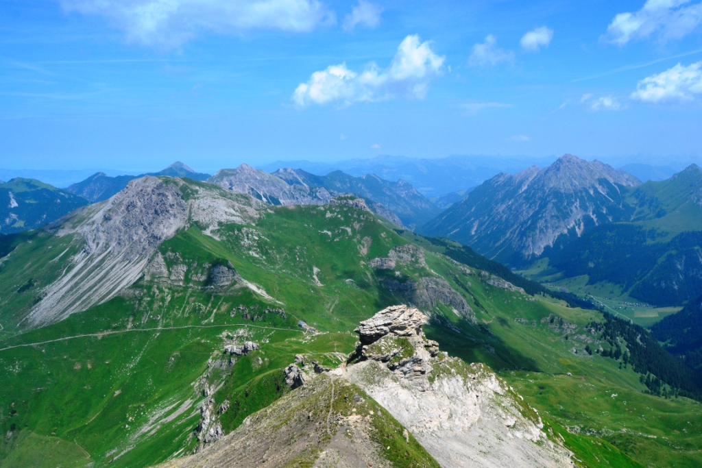 2023-07-liechtenstein-malbun-69-llegando-cima-naafkopf