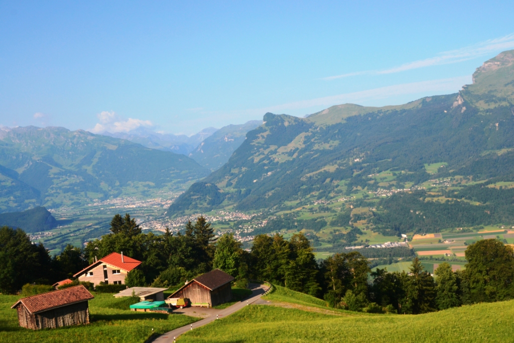 2023-07-liechtenstein-Triesenberg-04-vistas