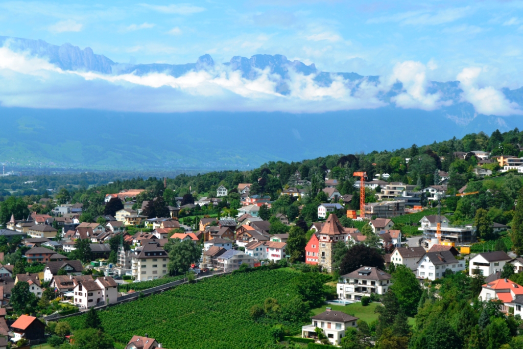 2023-07-liechtenstein-vaduz-10-Aussichtspunkt-Kanzile-vistas